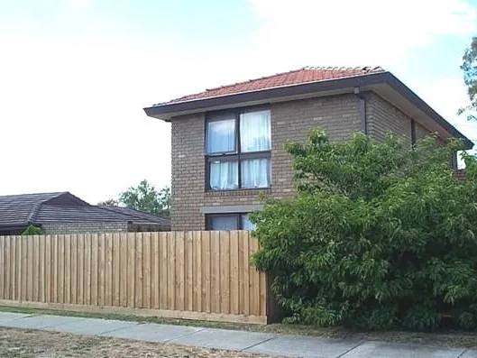 Neatly Presented Two Storey House!!