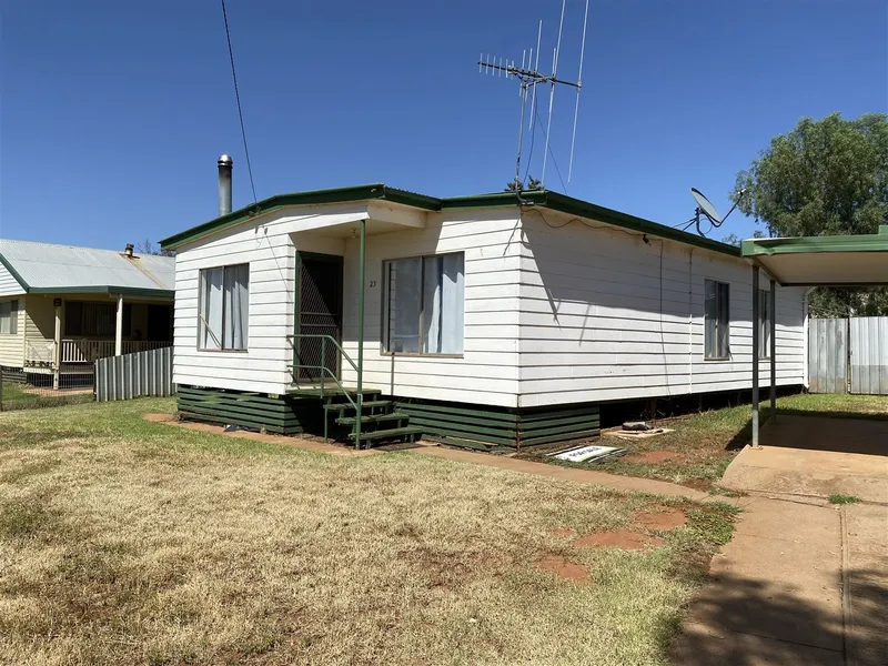 3 bedroom home with built in robes!