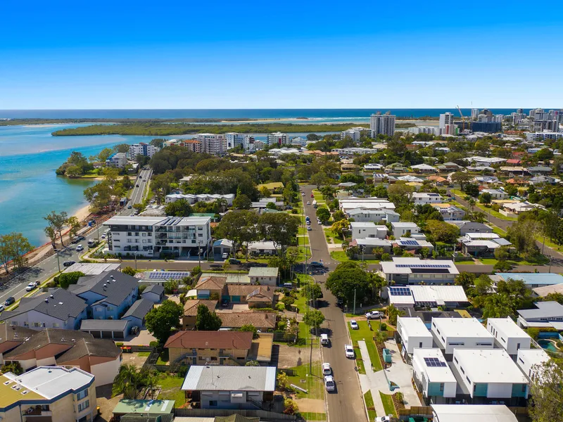 Townhouse living only footsteps from the Water