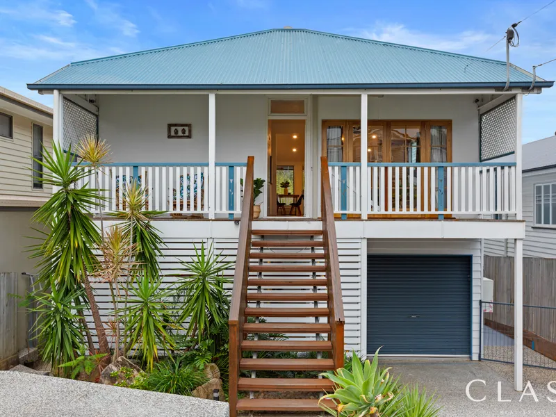 ELEGANT CHARACTER HOME WITH FLEXIBLE 