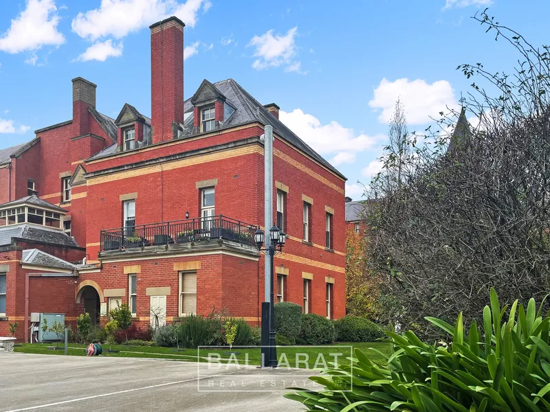 FULLY FURNISHED CONVENIENT TWO BEDROOM APARTMENT