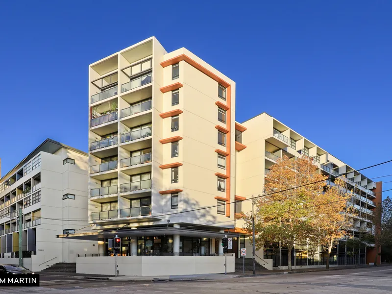 MGM MARTIN - ONE BEDROOM + 1 SEPARATE STUDY ROOM