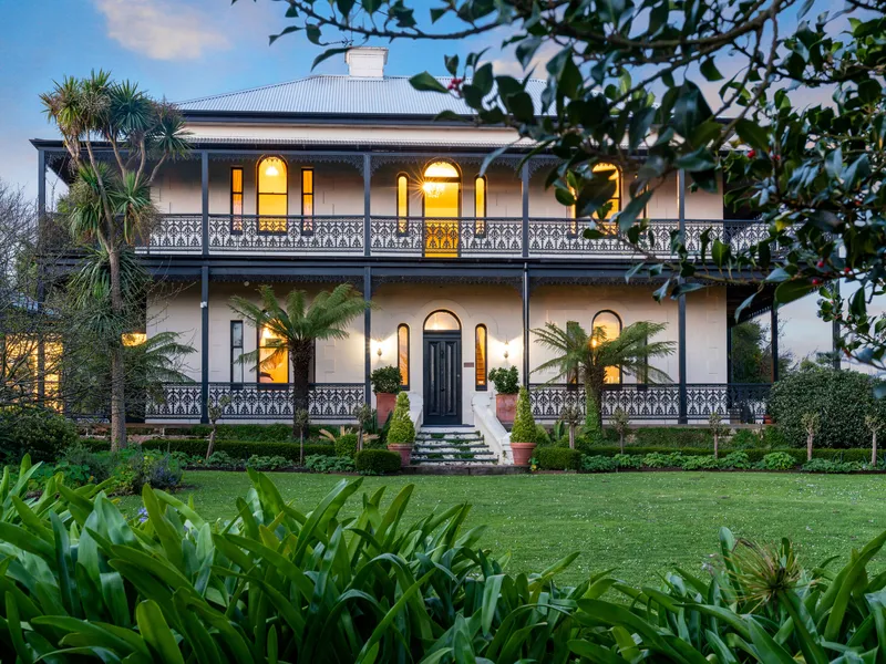 Historic Mansion Enjoying Panoramic Views