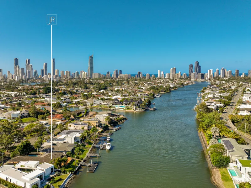 787m2 Waterfront Home on the Banks of Main River