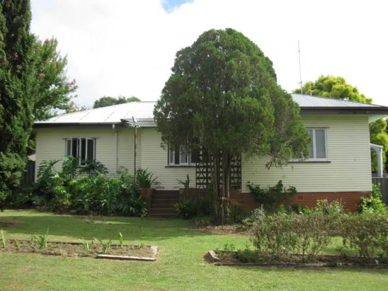 LARGE FAMILY HOME