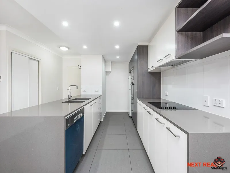 SPACIOUS TWO BEDROOM  next to QUT