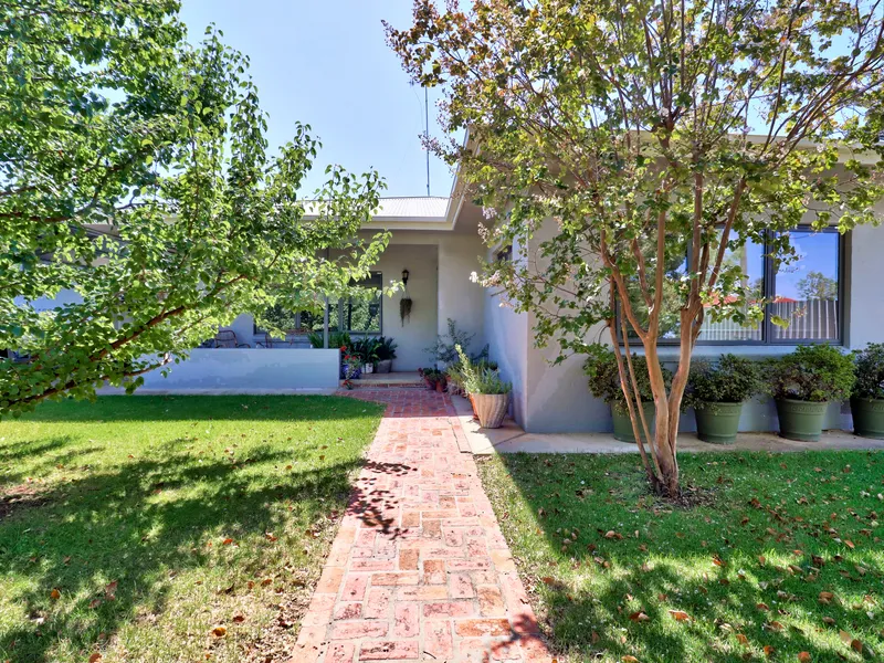 Highly desirable George Street location