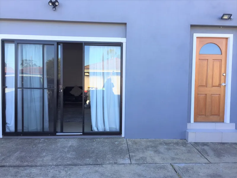 MODERN 2 BEDROOM GRANNY FLAT