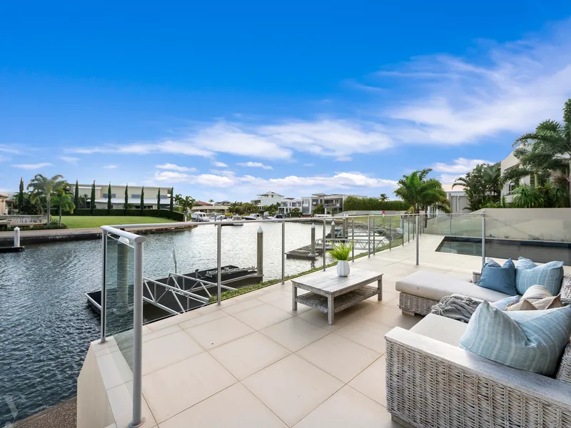 THREE LEVEL MODERN FAMILY RESIDENCE