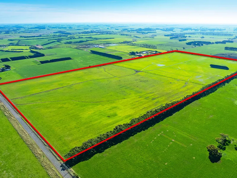 HIGH PROFILE LIFESTYLE & FERTILE OUTPADDOCK OPPORTUNITY