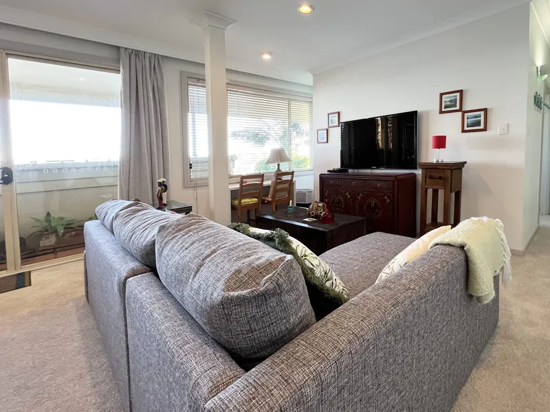 Immaculate Granny Flat with Views