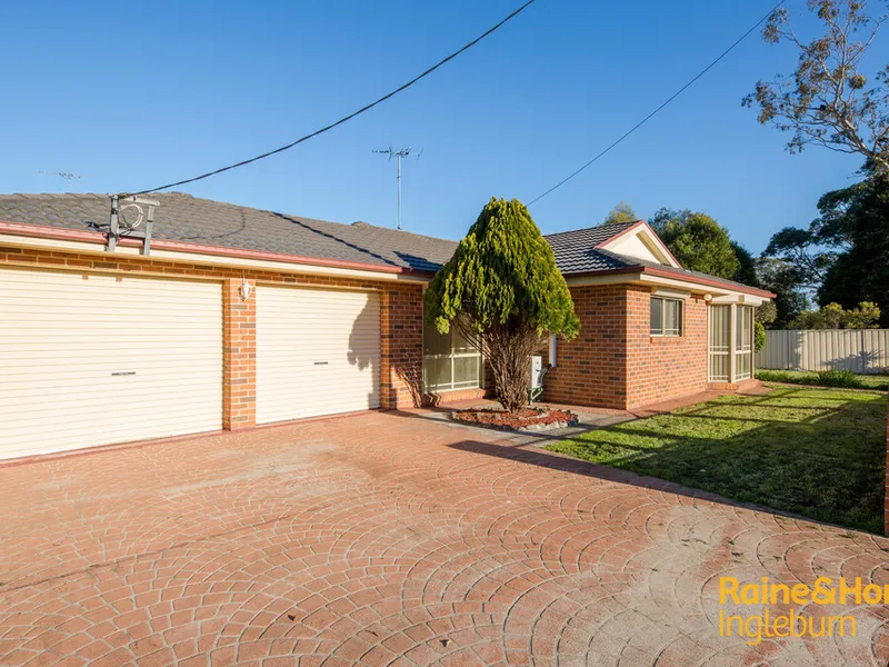 Beautiful Home in a Perfect Location! OPEN HOME WILL BE NEXT WEEK FROM 15/4