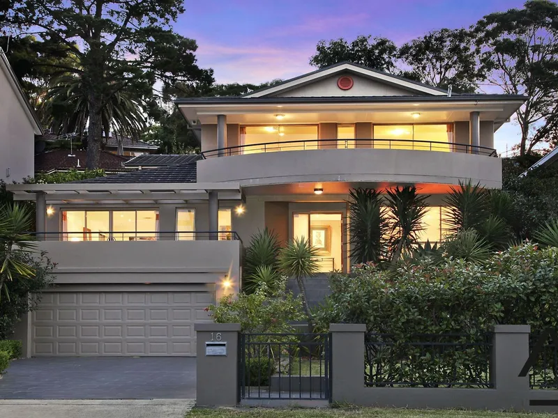 Family prestige with luxury, quality and leafy district views