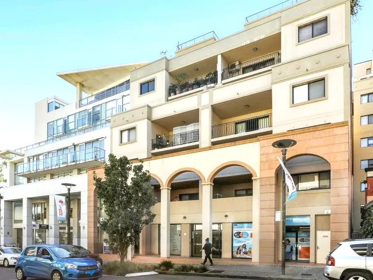 OVERSIZED THREE BEDROOM UNIT IN A GREAT LOCATION