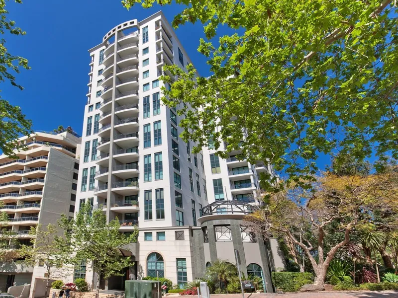 Open SAT 12/03, 12:05 to 12:20 PM - Freshly painted + brand new timber floor, 2 bed, 2 bath + LUG
