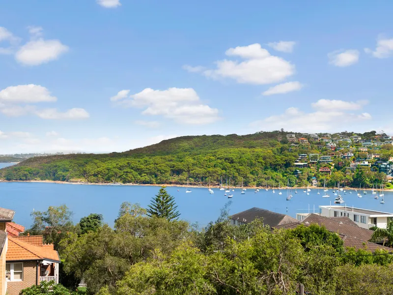Simply superb apartment with wondrous harbour views