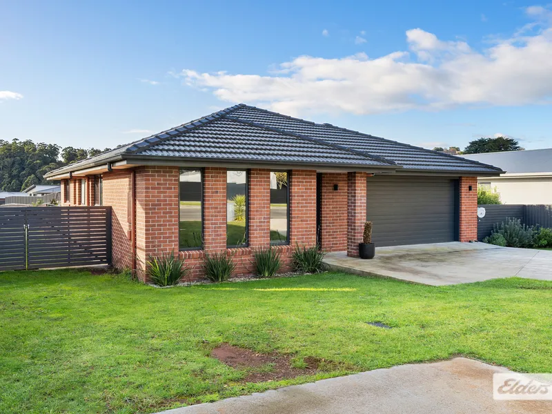 FABULOUS BRICK & TILE HOME