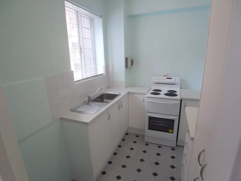 Bright studio apartment moments  to CBD & Hyde Park