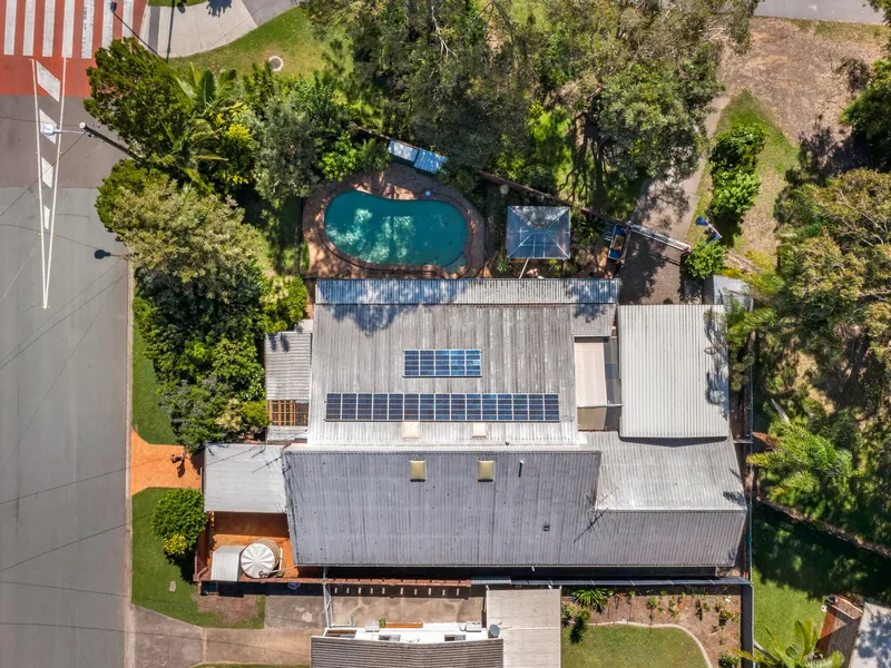 ORIGINAL AND UNIQUE ISLAND RESIDENCE