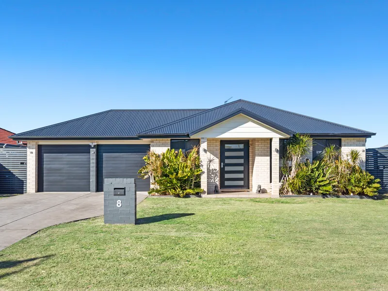 FANTASTIC FAMILY HOME, WITH SO MANY EXTRAS !