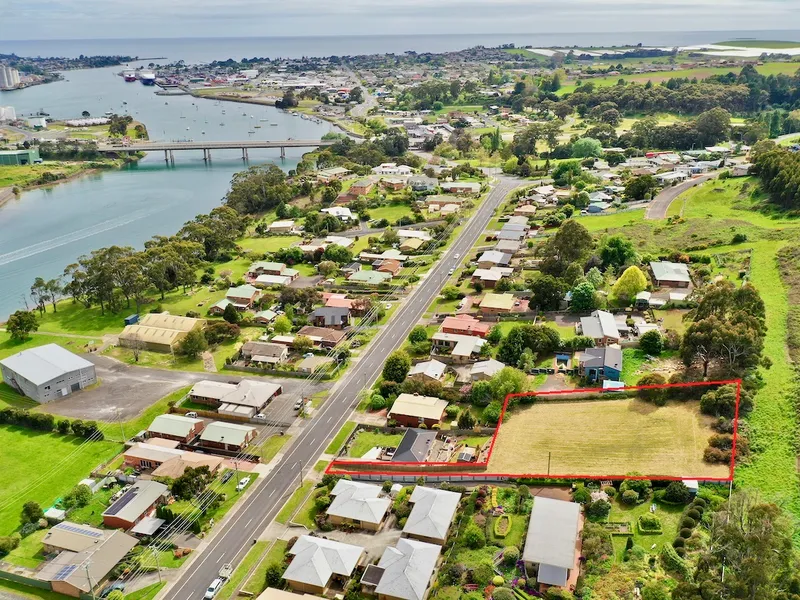 Huge Block with River Views