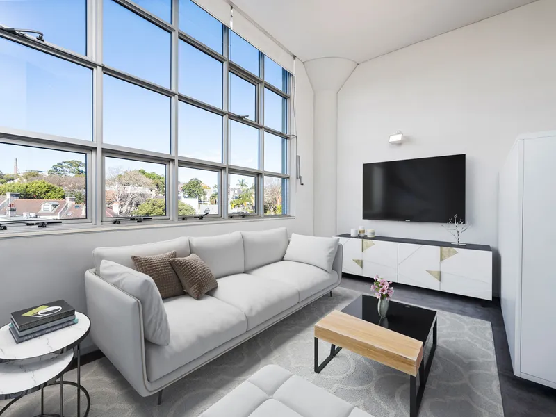 Unfurnished - Large, Bright & Modern Warehouse Apartment in the Perfect Location 