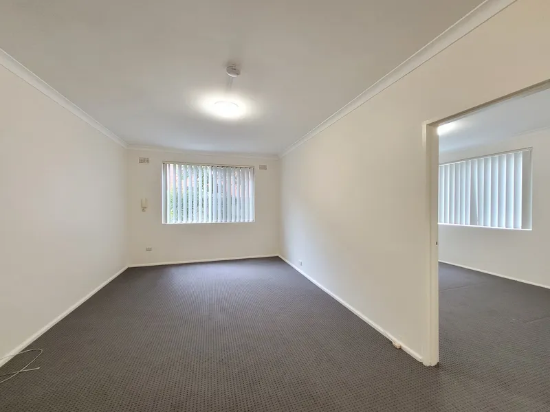 2 BEDROOM UNIT + CAR SPACE