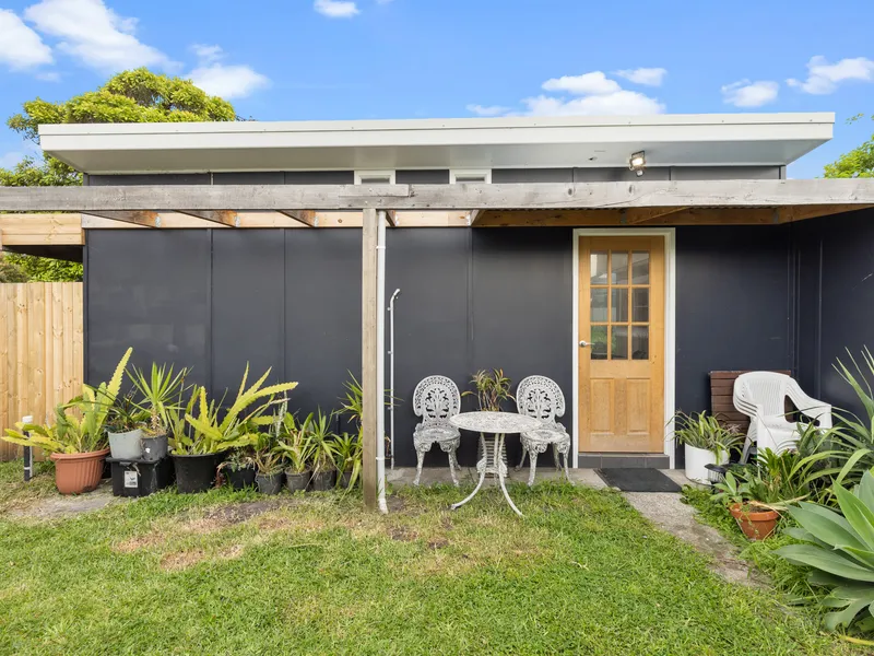 One Bedroom Flat, Prime Location!