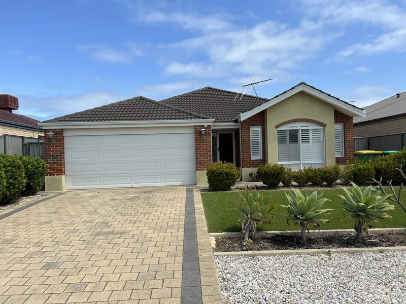 EASY CARE LIVING IN QUIET LOCATION