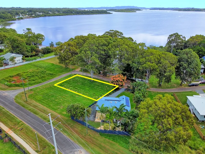 GREAT location, Water views, Walk to Water.