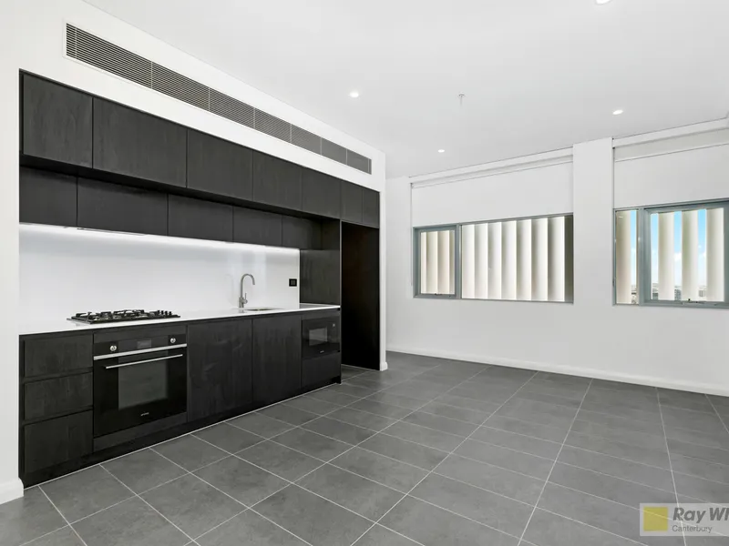 Contemporary City Living with Panoramic Views