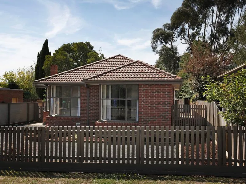 SUNNY 3 BEDROOM HOME