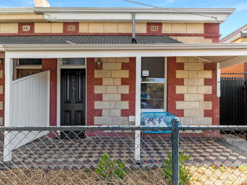 Character Stone-fronted Cottage with Rear Car Parking & an Outstanding City Fringe Location