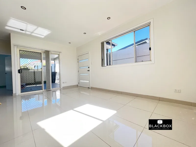 RENOVATED 2 BEDROOM GRANNY FLAT