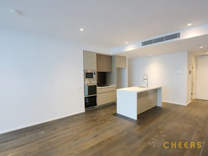 High Level Luxury Residence in Mascot !!