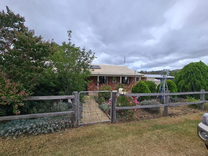 Lovely Brick Home on the out skirts of Cooyar
