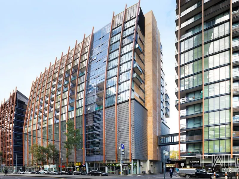 Spacious North facing Apartment in a Spectacular Location