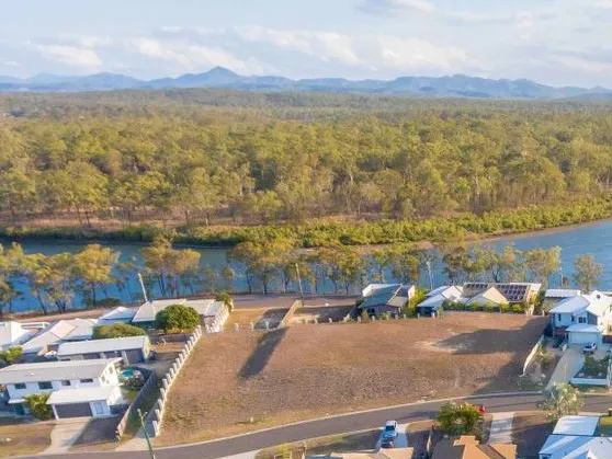 VACANT BLOCK IN BOYNE ISLAND