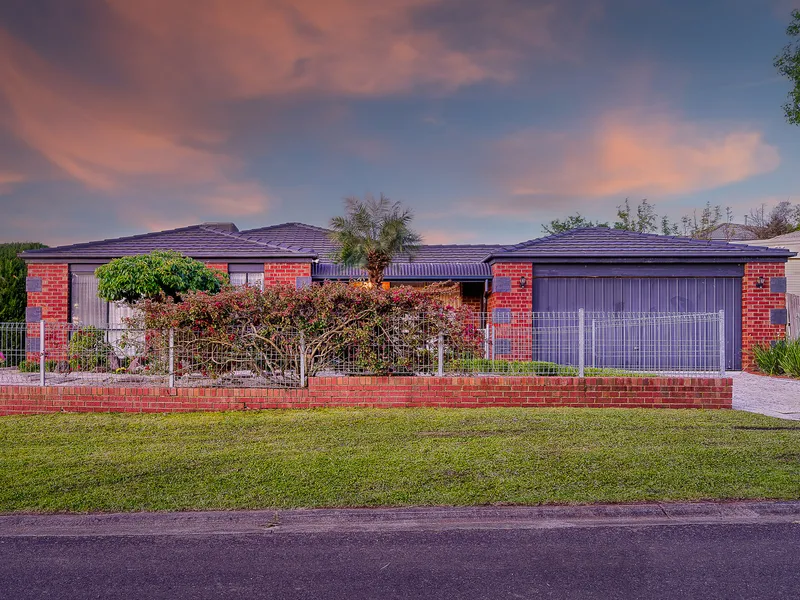 FAMILY LIVING WITH SERENE VIEWS!