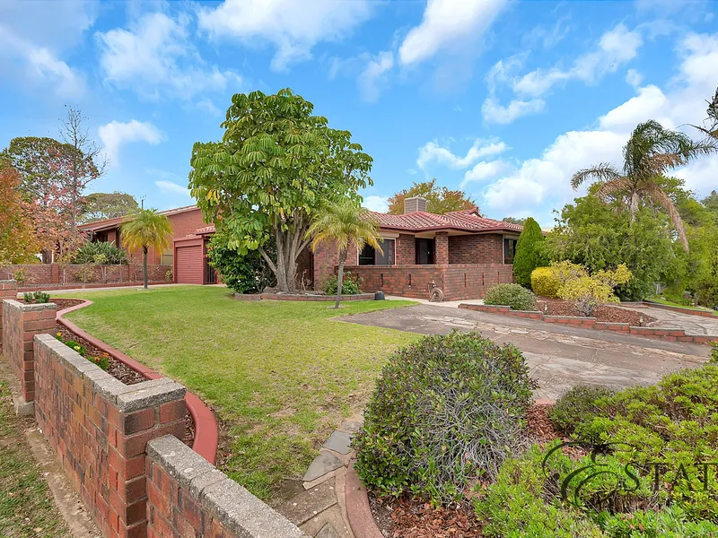 RED BRICK CORNER HOUSE IN FAIRVIEW PARK LOOKING FOR NEW OWNER