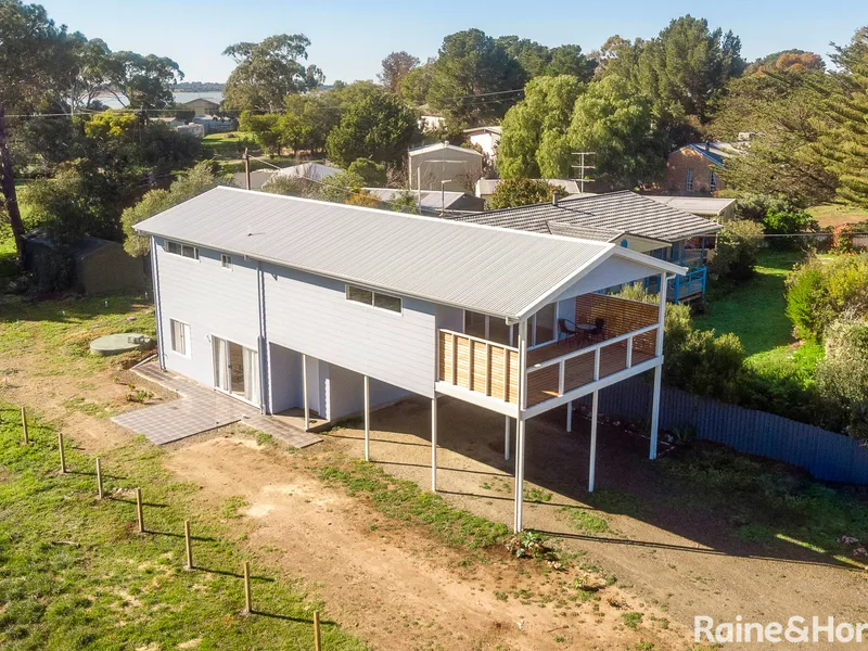 Waterside luxury with tranquil views