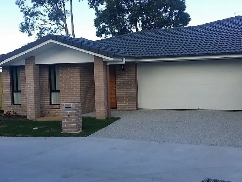 Fabulous near new modern home - Close to everything