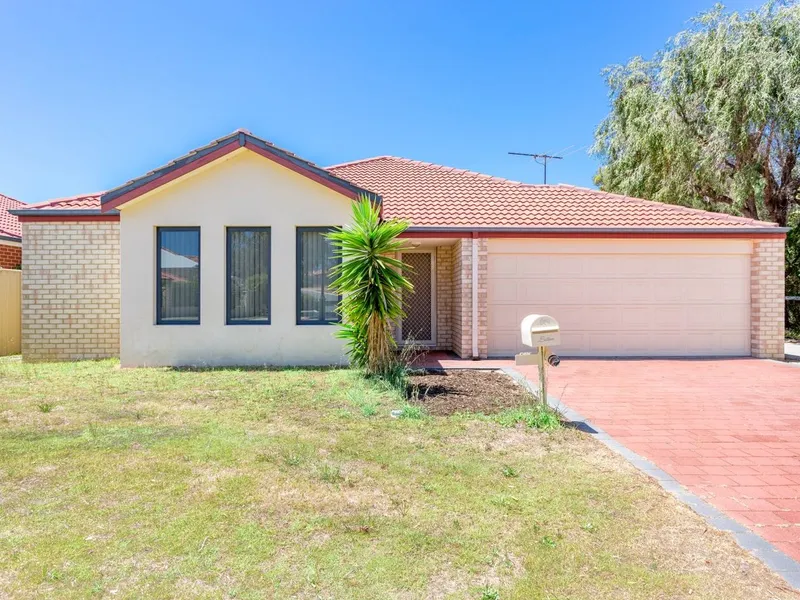 PERFECTLY LOCATED INVESTMENT!