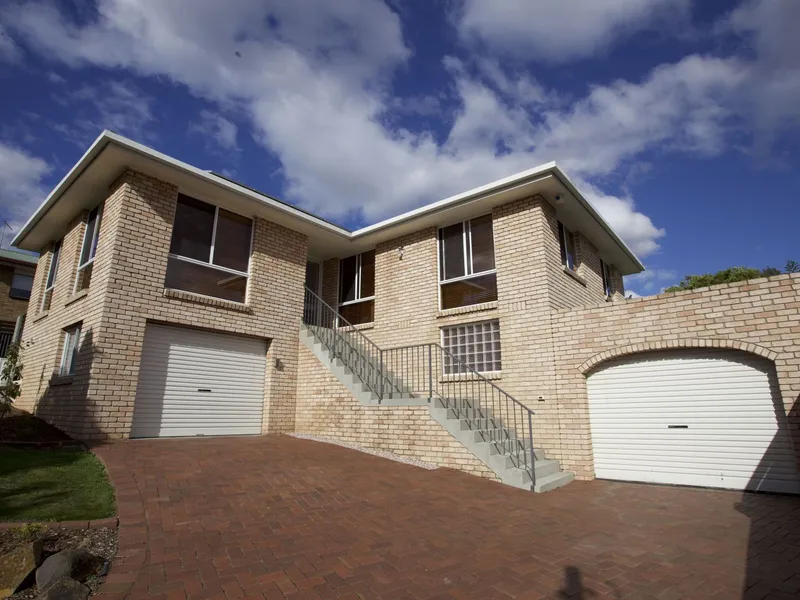 Large Sunny Warm Home