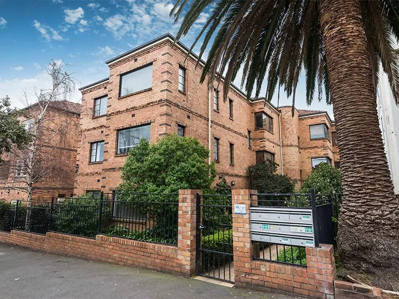 Over sized art deco in the heart of the action