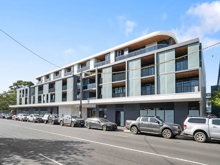 BRAND NEW Perfectly Located Apartment In The Heart Of Hawthorn!