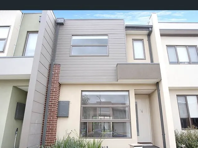 Walk to Craigieburn Central !!!
