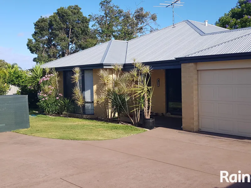 Large, Hidden, Walk To Eaton Fair !