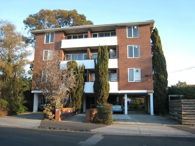 6 Month Lease Available!