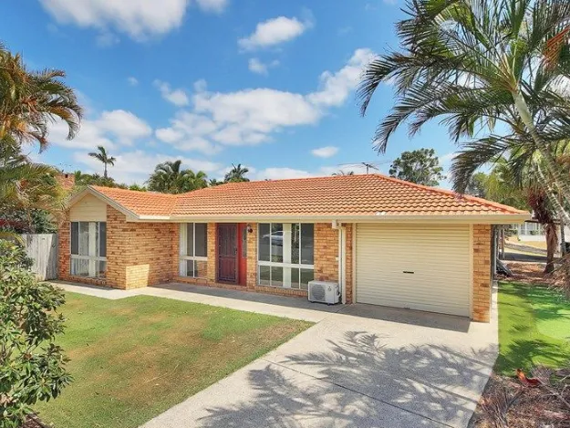 Air-Conditioned Family Home with side access